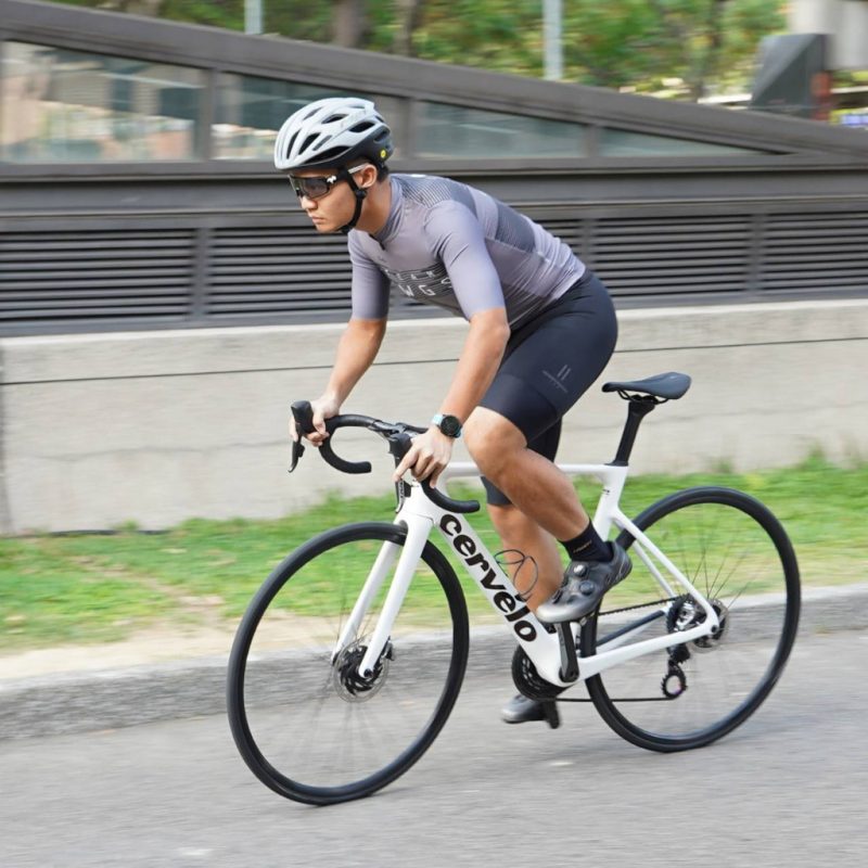 【小宇單車】TEAM AWGS 車隊版車衣 Frontier競賽版型 快速排汗 修身 灰色肥宅版：圖片 6