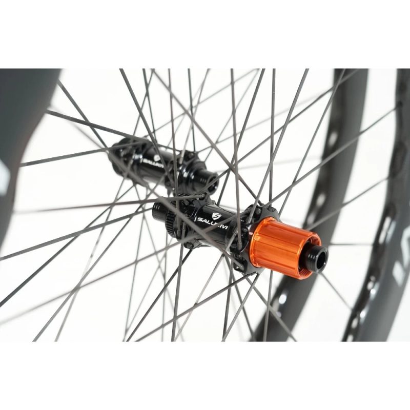 【小宇單車】SALUKIVI 獵犬波浪輪 KLD4540 輪組 碳輪 碳幅條 碟煞 輪組 公路車：圖片 4